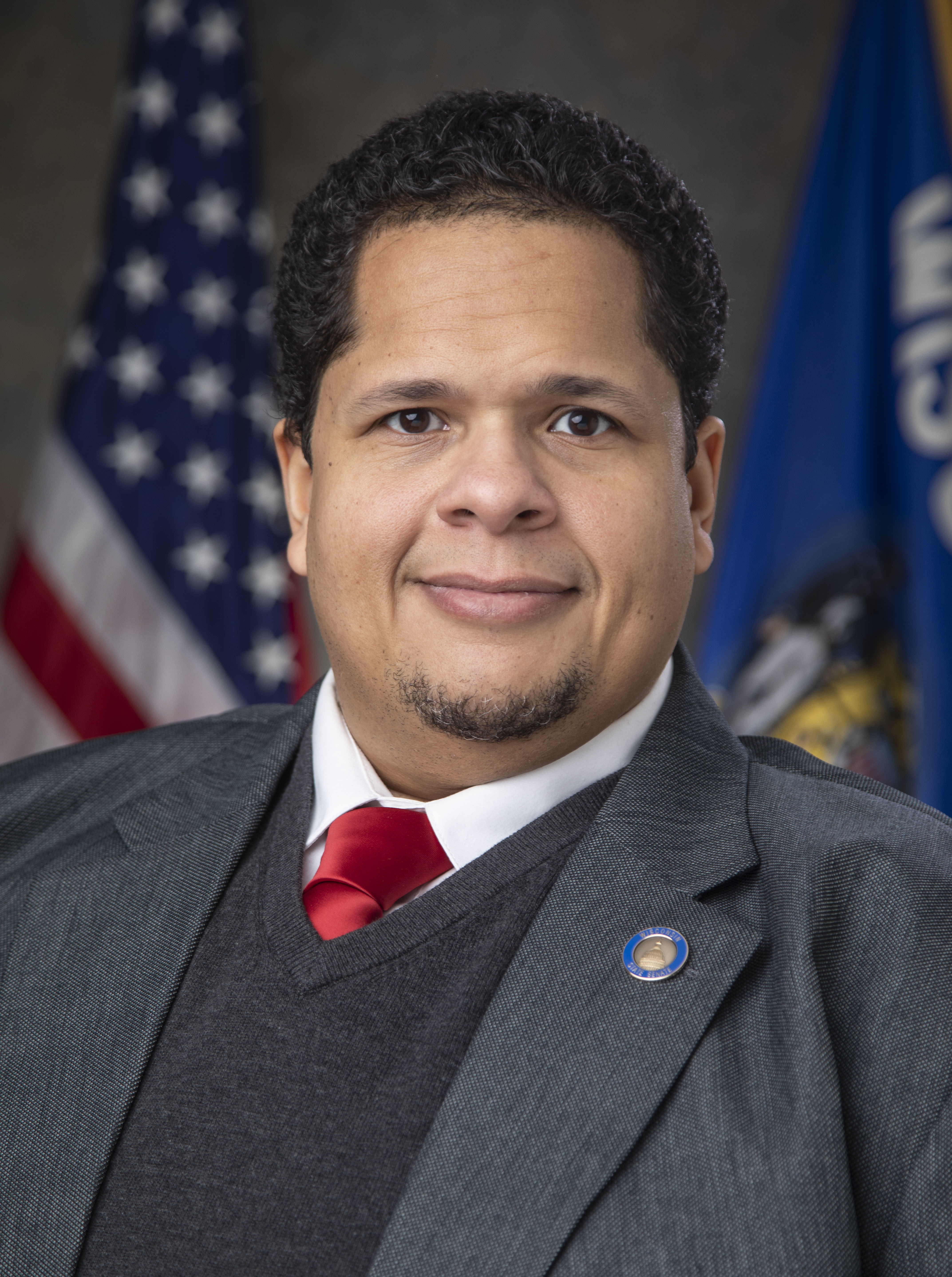 Headshot of Sen. Julian Bradley