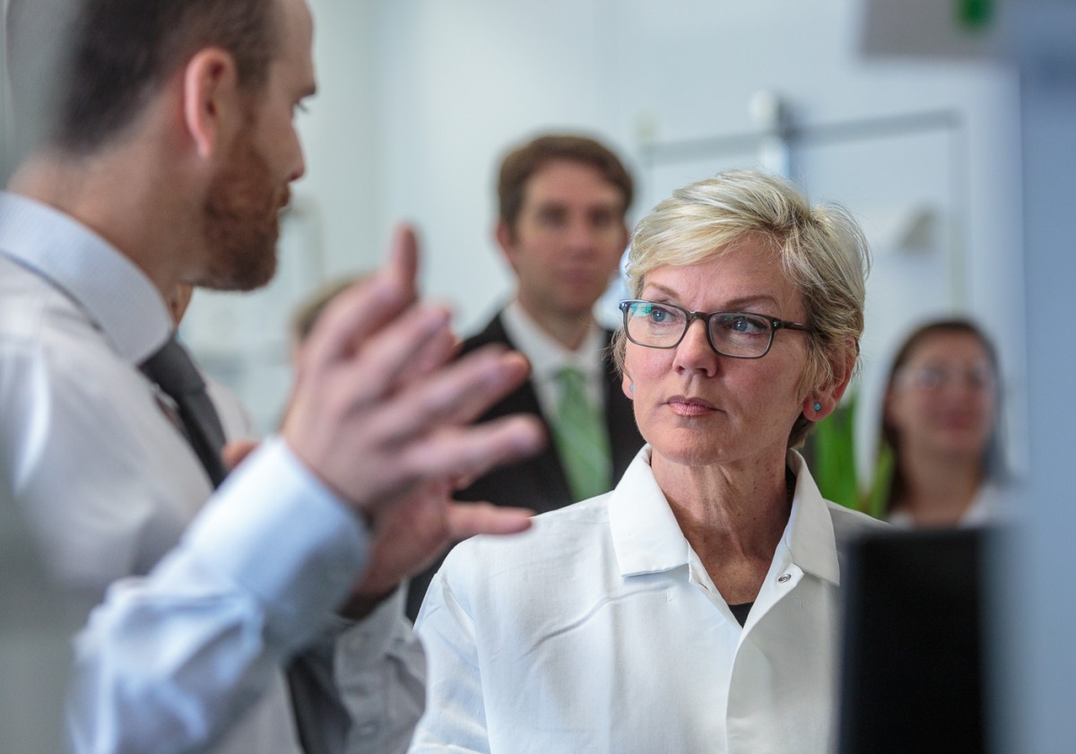 Researcher talks to official