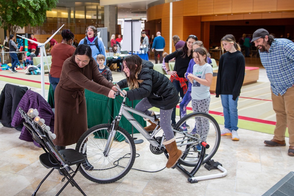 Join the Science Expo: 10:00 am - Noon Come feel the energy in the air! A hands-on Science Exploration Expo, open to the public, will be held from 10:00 am - 12:00 pm. There will be interactive science stations to explore related to energy, sustainability and climate, and you can watch as teams test and refine their model wind turbines. This event is free and open to the public. Explore hands-on science activities related to energy, sustainability and climate Interact with scientists and learn about their