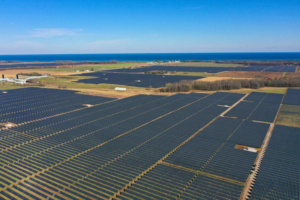 Wisconsin's first largescale solar plant enters service; Two Creeks