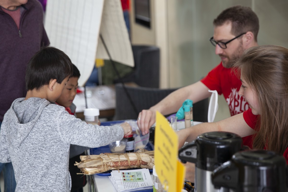 Students prep fermentation experiements