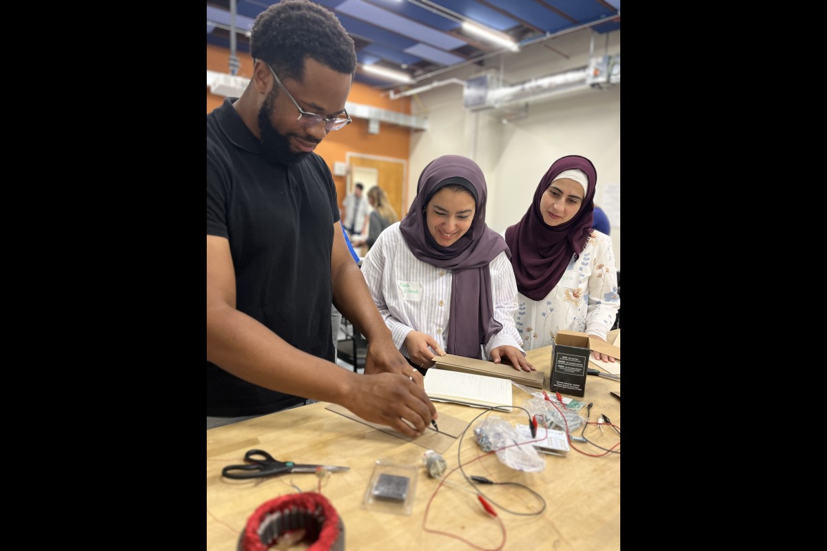 Teachers build blades